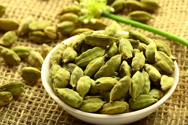 ஏலக்காயில் பணவரவா! செய்து பாருங்கள் | Cash In Cardamom Try It