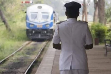 மீண்டும் ரெயில்வே பயணிகளுக்கு  பாரிய சிரமம்!