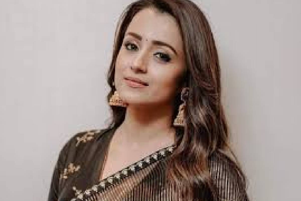 சிறப்பான நாளில் இரட்டை பரிசு.. அதிர்ஷ்டசாலி த்ரிஷா! பதிவால் குழம்பிய ரசிகர்கள் | Trisha Birthday Actress Lakshmi Manchu Wish Viral