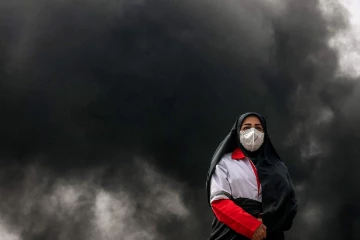 ඉරානයට කළු වැසි වසී - භයානක අනතුරක් ගැන WHO අනතුරු අගවයි