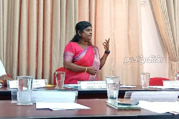 தீவக பிரதான வீதிகளுக்கு வீதி அடையாளக் குறியீடுகள் தேவை : வலியுறுத்தும் பிரதேசசபை | Road Signs Also Needed For Main Roads Of The Delft