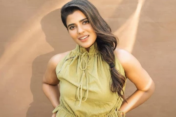 கிளாமர் லுக்கில் அசத்தும் நடிகை ஐஸ்வர்யா ராஜேஷ்!! ரீசெண்ட் போட்டோஷூட்..