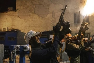 தாலிபான்கள் கண்மூடி தனமாக சுட்டதில் 17 பேர் பலி