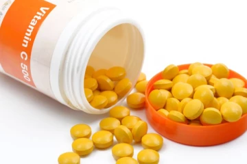 வைட்டமின் சி மாத்திரைகளை அளவுக்கு அதிகமாக எடுத்துக்கொண்டால் என்ன ஆகும் தெரியுமா?
