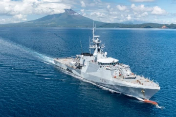 தைவான் ஜலசந்தி வழியாக சென்ற பிரிட்டிஷ் போர்க்கப்பல்: சீனா கடும் கண்டனம்!