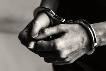 යතුරුපැදි සොරකමේ ගිය 13 හැවිරිදි දැරිය..