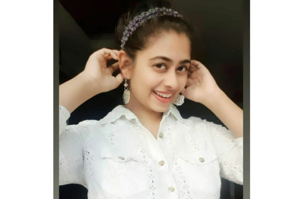 டாப்ஸிக்கு ஆங்கில குரல் கொடுத்த நடிகை பிரியாலால் ! | Popular Actress Voice For Tappsee
