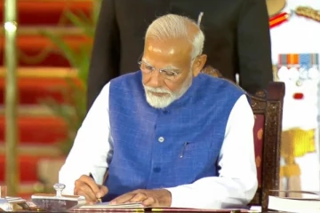 'நரேந்திர தாமோதர தாஸ் மோடி ஆகிய நான்' - பிரதமராக பதவியேற்றார் மோடி!