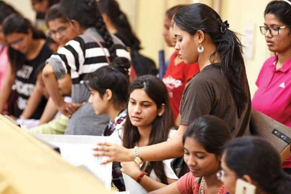 அரச சேவை ஆட்சேர்ப்பு பரீட்சைகள் எதனையும் நடத்த வேண்டாம் | Do Not Conduct Any Civil Service Recruitment Exams
