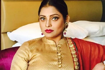 இயக்குனர் மீது பாலியல் புகார்! பிக்பாக்கெட் அடித்து கையும் களவுமாக மாட்டிய நடிகை!