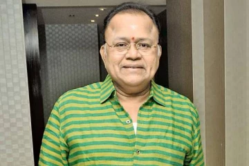 நடிகர் ராதா ரவியா இது, என்ன இப்படி ஆளே மாறிவிட்டாரே?- வைரல் போட்டோ