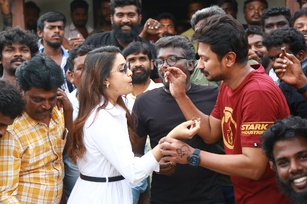தொடர்ந்து தமிழ் திரைப்படங்களை வெளியிடும் ரெட் ஜெயிண்ட், உதயநிதி ஸ்டாலினுக்கு விடுக்கப்பட்ட எச்சரிக்கை | Uthayanithi Stalin Warned For This