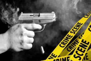 தந்தை மகனுக்கு இடையில் மோதல் ; பொலிஸாரின் துப்பாக்கிச்சூட்டில் ஒருவர் பலி