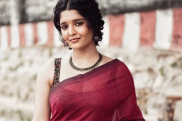 யப்பா...ரித்திகா சிங் ஒரே போட்டோஷுட்டில் ஒட்டு மொத்த இளைஞர்களும் காலி ரித்திகா சிங்