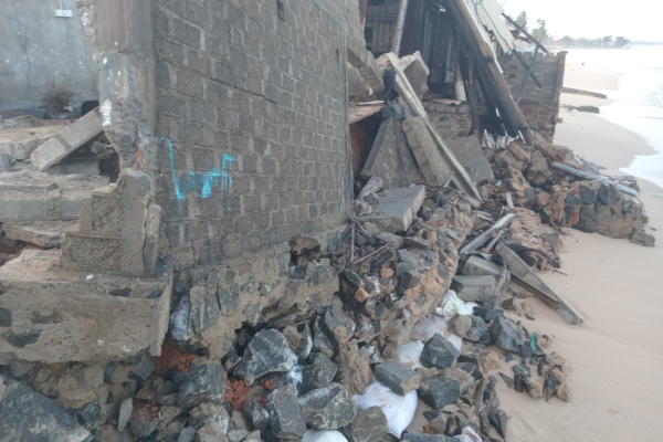 திருகோணமலையில் கடலறிப்பால் வீடுகள் சேதம்! விடுக்கப்பட்டுள்ள கோரிக்கை | Houses Damaged By Sea Erosion In Trincomalee