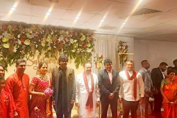 தமிழர் நிச்சயதார்த்த விழாவில் கலந்துக்கொண்ட மகிந்த மற்றும் நாமல்!