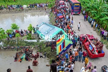 බස් රථයක් පොකුණකට පෙරළී 17ක් මිය යයි..35ක් රෝහල් ගත කෙරේ.(PHOTOS)