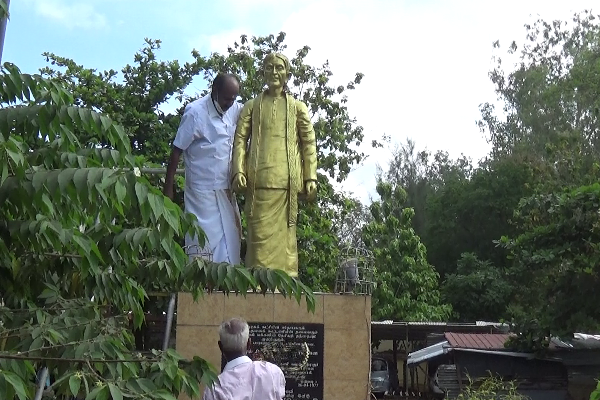 வடக்கு - கிழக்கில் இடம்பெற்ற தந்தை செல்வாவின் 45 ஆவது நினைவு தினம் அனுஷ்டிப்பு (Video) | 45Th Remembrance Day Events Of Father Selva