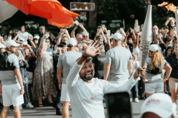 ஒலிம்பிக் தீபத்தை ஏந்திய முதல் ஈழத் தமிழர்