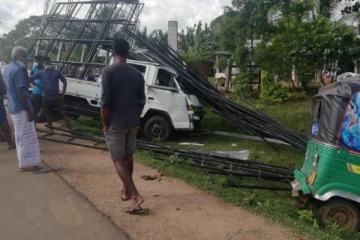 வவுனியாவில் இடம்பெற்ற விபத்தில் வாகனங்கள் கடும் சேதம்