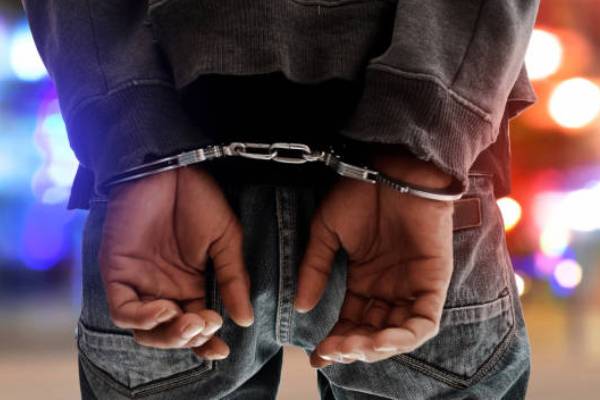 திருகோணமலையில் போதைபொருளுடன் சிக்கிய கொழும்பை சேர்ந்த நபர் | Colombo Man Arrested With Icedrug In Tambalagama திருகோணமலையில் போதைபொருளுடன் சிக்கிய கொழும்பை சேர்ந்த நபர் | Colombo Man Arrested With Icedrug In Tambalagama