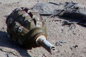 ප්‍රසිද්ධ ව්‍යාපාරිකයෙකුගේ නිවසකට අත්බෝම්බ ප්‍රහාරයක්