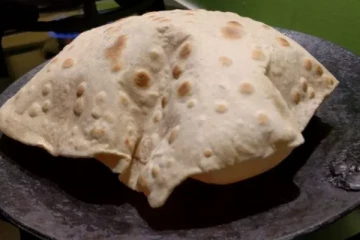 டயட்டில் இருப்பவர்களுக்கு சத்து நிறைந்த கார கோதுமை ரொட்டி... நொடியில் தயாரிக்கலாம்!