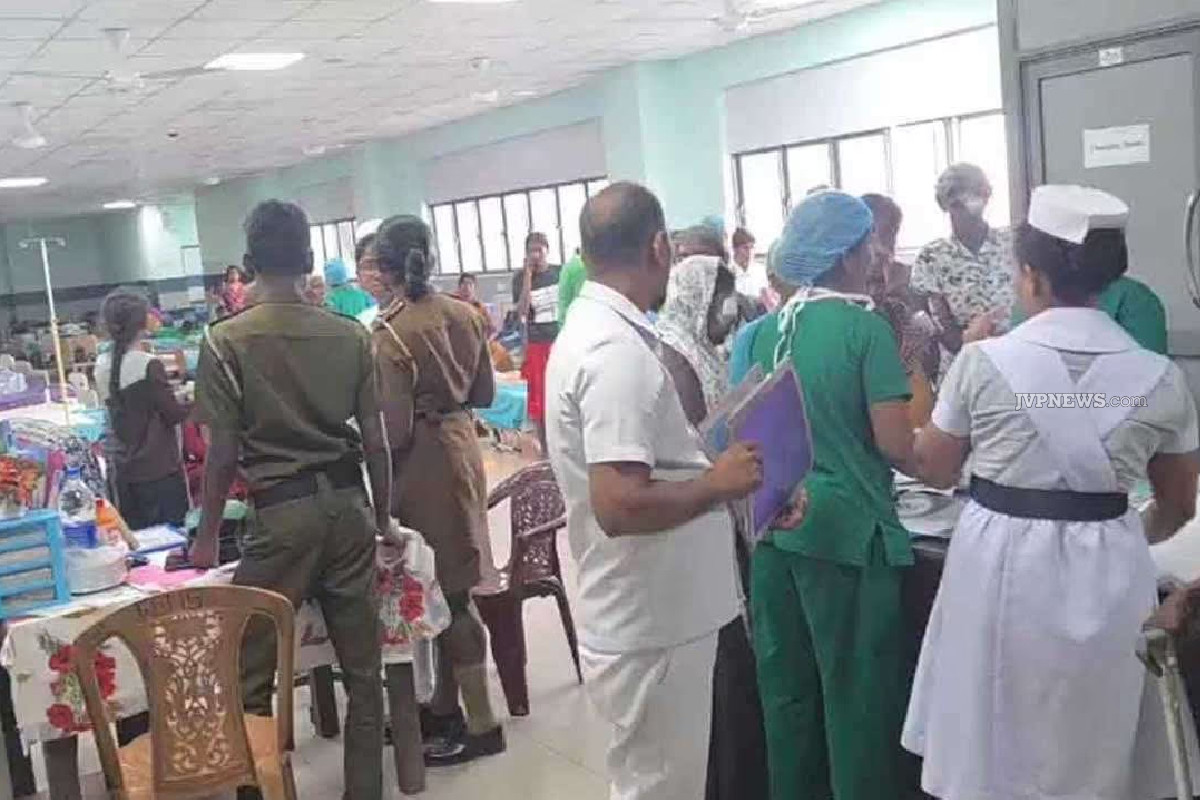 யாழ் ஆலயத் திருவிழாவில் அதிக வெளிச்சம்; நூற்றிற்கும் மேற்பட்டோர் வைத்தியசாலைகளில் | Excessive Lighting Jaffna Temple Vision Impairment