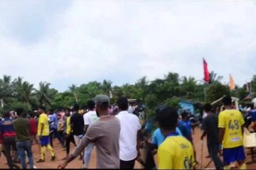 மன்னார் மாவட்ட உதைப்பந்தாட்ட லீக் போட்டியில் மோதல்(Photos)