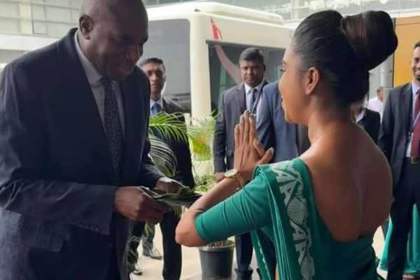 இலங்கைக்கு வந்தார் பிரித்தானிய பிரதி பிரதமர் | Uk Deputy Pm David Lammy Arrives In Sri Lanka இலங்கைக்கு வந்தார் பிரித்தானிய பிரதி பிரதமர் | Uk Deputy Pm David Lammy Arrives In Sri Lanka