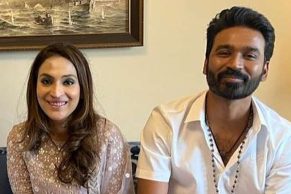 முன்னாள் கணவரின் அண்ணனுடன் எடுத்த புகைப்படத்தை வெளியிட்ட ஐஸ்வர்யா.. நீங்களே பாருங்க | Aishwarya Rajinikanth Wished Selvaraghvan