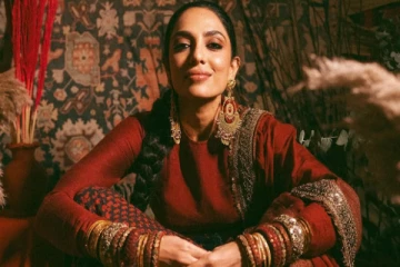 சபியாச்சி லெஹங்கா அணிந்து புதிய தோற்றத்தில் சோபிதா துலிபாலா