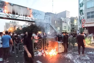 ஈரானில் தீவிரமடைந்த போர்க்களம்!கொத்துக்கொத்தாக கைது செய்யப்பட்ட மக்கள்