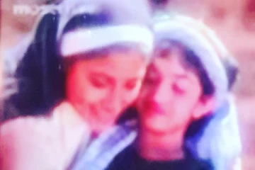 இந்த போட்டோவில் இருக்கும் குழந்தை யார் தெரியுமா? தற்போது டாப் ஹீரோயின் தான்