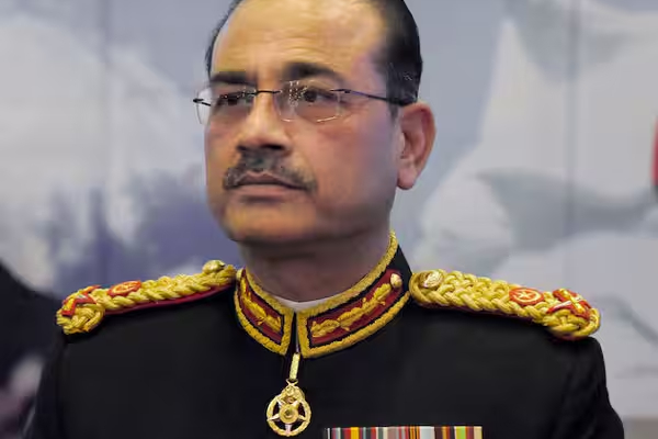 பாகிஸ்தான் இராணுவ தளபதி கோட்-சூட் போட்ட ஒசாமா பின்லேடன் : அமெரிக்காவில் கடும் விமர்சனம் | Us Army Commander Criticizes Pak Army Commander