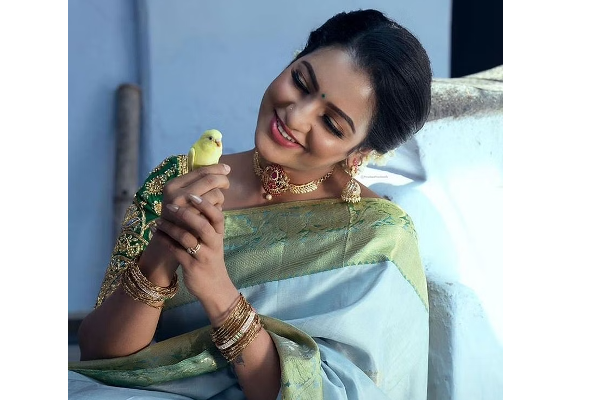 என் பேச்சை சித்ரா கேட்கவே இல்லை.. இறந்த பிறகு ஹேமந்த் என்ன செய்தார்! தாயார் ஆவேசம் | Vj Chithras Mother Slams Hemanth