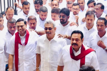 ஜனாதிபதியையும் பிரதமரையும் வழிநடத்தும் மறைகரம் எது? உதய கம்மன்பில கேள்வி