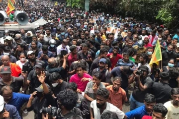 ஆர்ப்பாட்டத்தை  தற்காலிகமாக கைவிட்ட மாணவர்கள்!