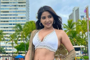 பிறந்தநாளுக்கு உச்சகட்ட ஹாட்டாக பிகினி போட்டோ வெளியிட்ட சாக்ஷி அகர்வால்