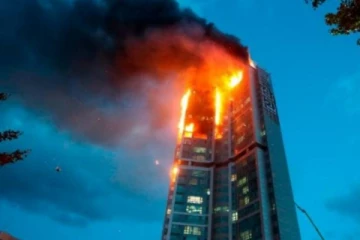 නිවාස සංකීර්ණයක ගින්නක්..ළමුන් 8ක් ඇතුළු 12ක් මරුට.(PHOTOS) (විදෙස්)