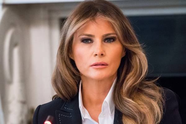 டொனால்ட் ட்ரம்ப்பின் மனைவியின் ஆவணப்படத்தை திரையிட தென்னாபிரிக்கா தடை | South Africa Bans Screening Of Trump S Wife