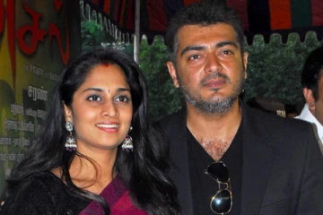 மனைவி, மகன், மகளுடன் தல அஜித்.. சமீபத்தில் எடுத்த அழகிய குடும்ப புகைப்படம்