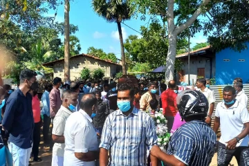 மீனவரின் உயிரிழப்பிற்கு கடற்படையே காரணம்- போராட்டத்தில் மக்கள்!