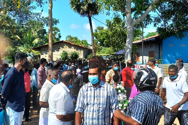 மீனவரின் உயிரிழப்பிற்கு கடற்படையே காரணம்- போராட்டத்தில் மக்கள்! - ஐபிசி தமிழ்