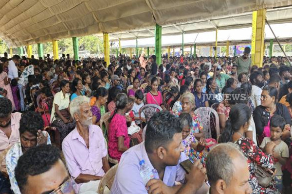 யாழில் சஜித்துக்காக பல மணித்தியாலங்களாக வெயிலில் தவித்த மக்கள்! | People Waited For Sajith In Sun Many Hours Jaffna