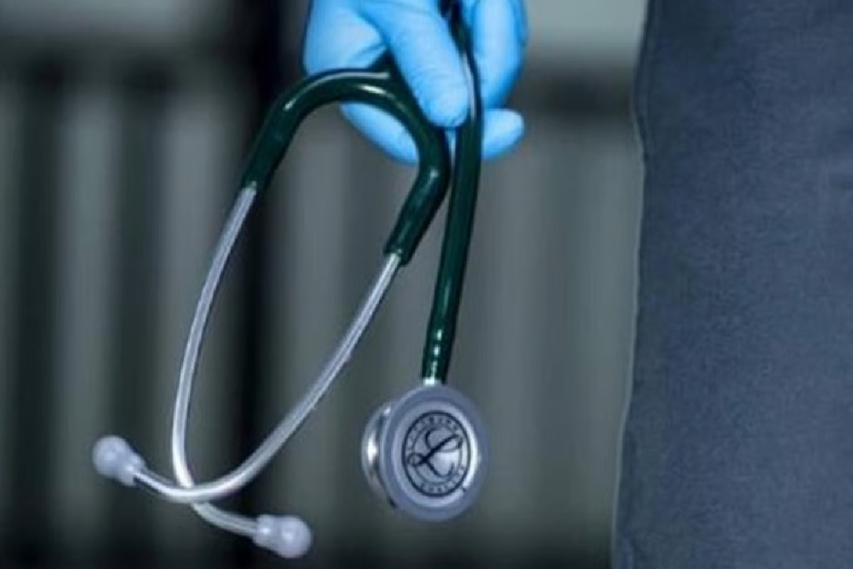 மத்திய கிழக்கு போர்: போக்குவரத்து பாதிப்பால் மருந்து விலை உயரும் அபாயம் | Middle East War Rising Tablet Prices Due