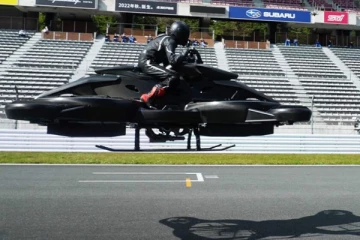 உலகின் முதல் பறக்கும் பைக்கை அறிமுகப்படுத்திய ஜப்பான்! விலை எவ்வளவு தெரியுமா!