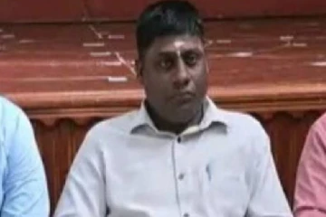 யாழில் செய்தி சேகரிக்க வந்த ஊடகவியலாளரை அச்சுறுத்திய கல்விப் பணிப்பாளர்! நடந்தது என்ன?