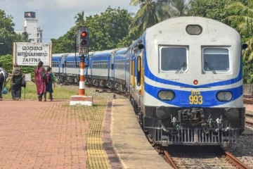 யாழில் தொடருந்து மோதி இளைஞர் ஒருவர் உயிரிழப்பு