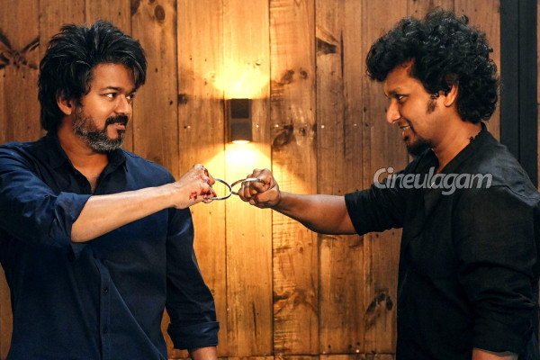 லியோ படத்தின் ஷூட்டிங் ஸ்பாட்டில் விஜய் எப்படி இருக்காரு பாருங்க..புகைப்படத்தை பகிர்ந்த லோகேஷ் | Leo Movie Crew Photoshoot In Kashmir லியோ படத்தின் ஷூட்டிங் ஸ்பாட்டில் விஜய் எப்படி இருக்காரு பாருங்க..புகைப்படத்தை பகிர்ந்த லோகேஷ் | Leo Movie Crew Photoshoot In Kashmir